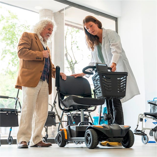 Alquiler de sillas de ruedas y scooters