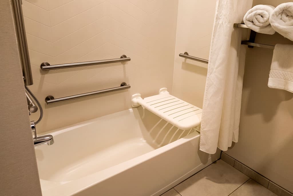 Accesorios de baño para personas mayores en Santiago y Ribeira