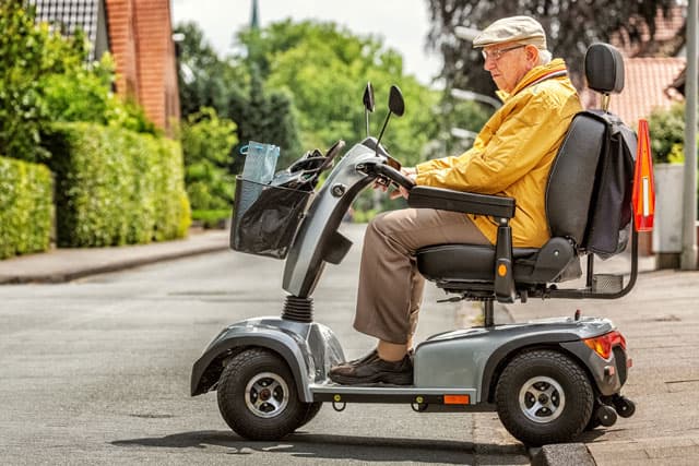 Comprar scooters de movilidad en Santiago y Ribeira
